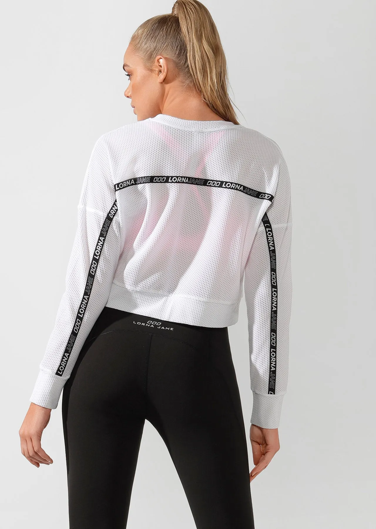 Action Mesh Cropped Active Top
