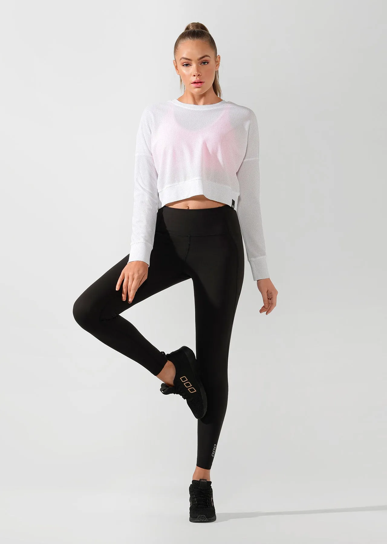 Action Mesh Cropped Active Top
