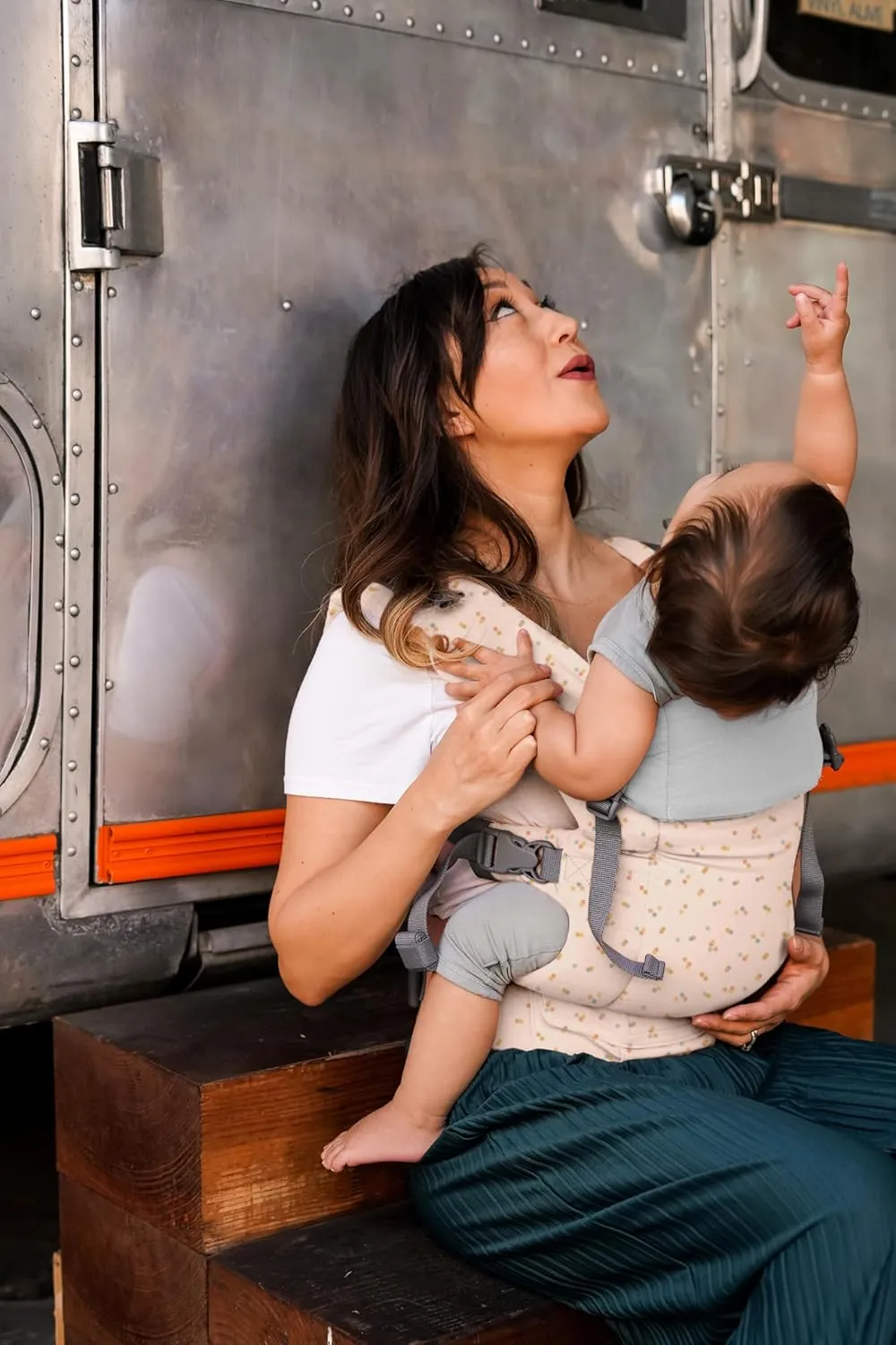 Beco Gemini Baby Carrier Newborn to Toddler - Front, Back and Hip Seat Carrier, Baby Carrier Backpack & Baby Front Carrier with Adjustable Seat, Ergonomic Baby Holder Carrier 7-35lbs (Dots)