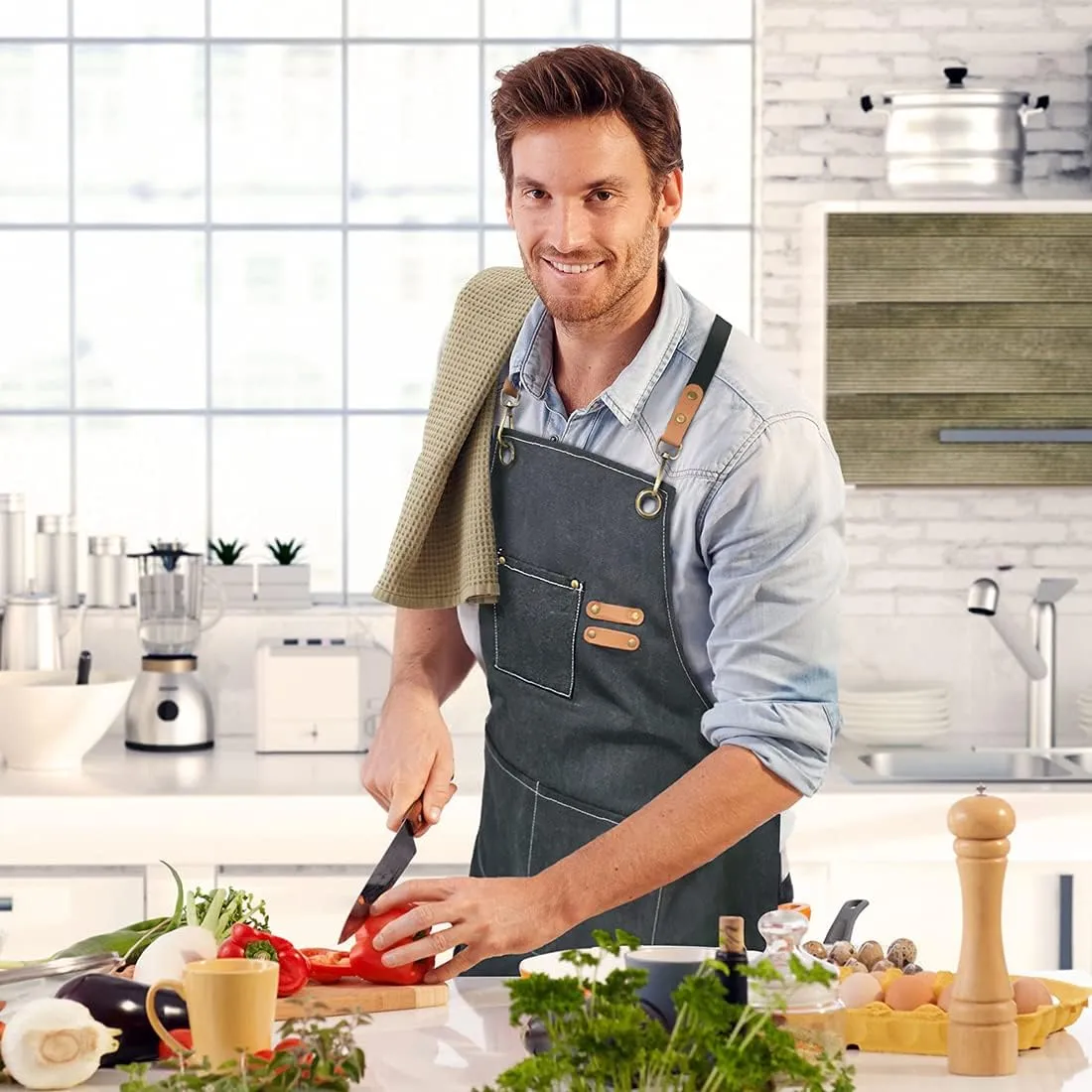 Chef Apron,Cross Back Apron for Women and Men,Cotton Canvas Apron with Adjustable Straps and Large Pockets,Kitchen Cooking Baking Bib Apron