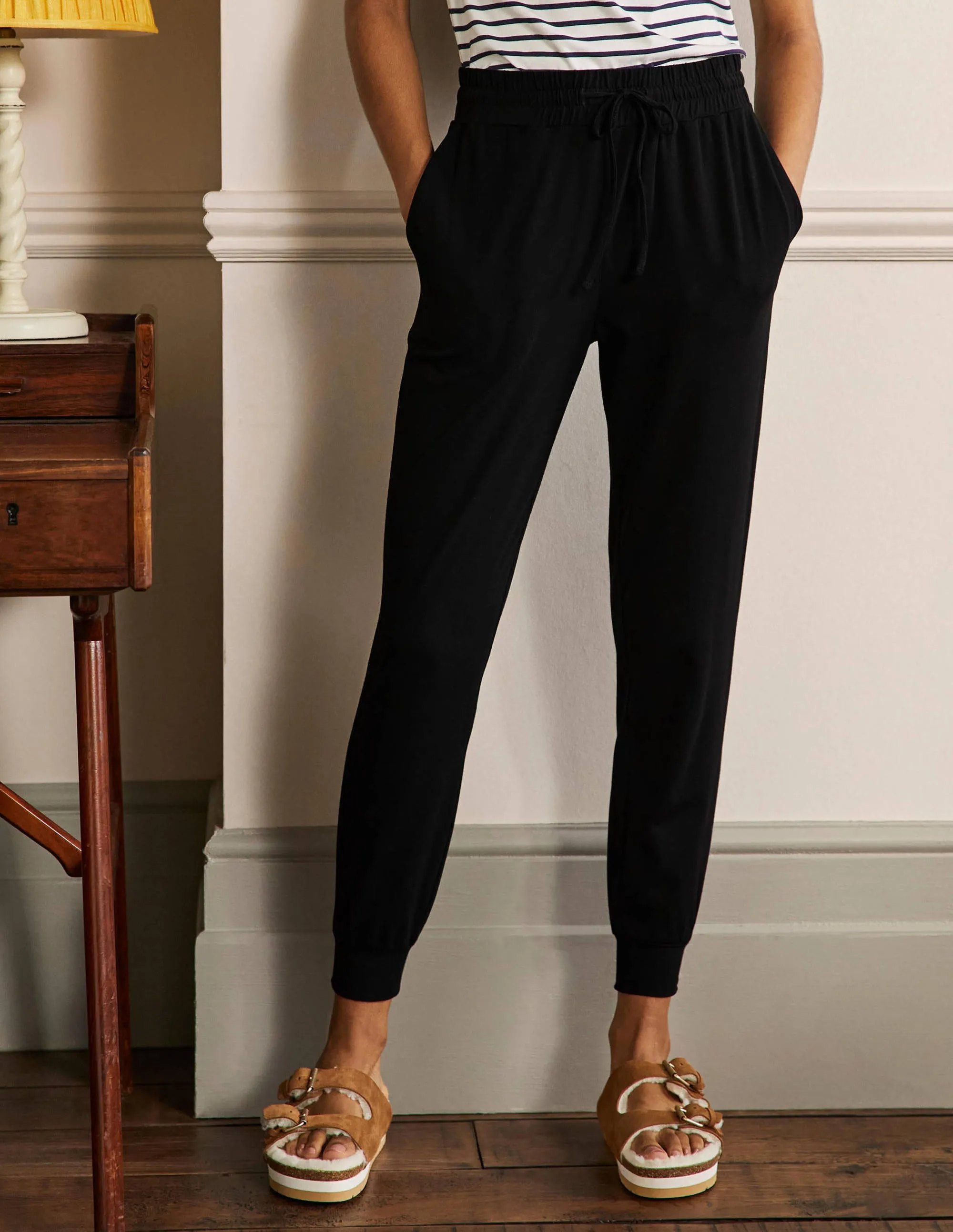 Cuffed Jersey Joggers-Black