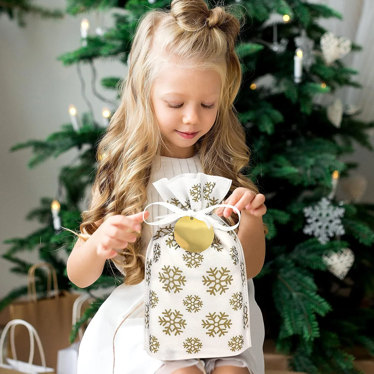 Fabric Gift Bags for Christmas Presents - 6 Pcs Christmas Bags with Drawstring, Large Christmas Gift Bags for Presents, Christmas Gift Wrap Reusable Christmas Bags for Gifts (Gold, Assorted Sizes)
