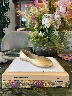 JAMIE HALLER | THE MINIMALIST SLIPPER