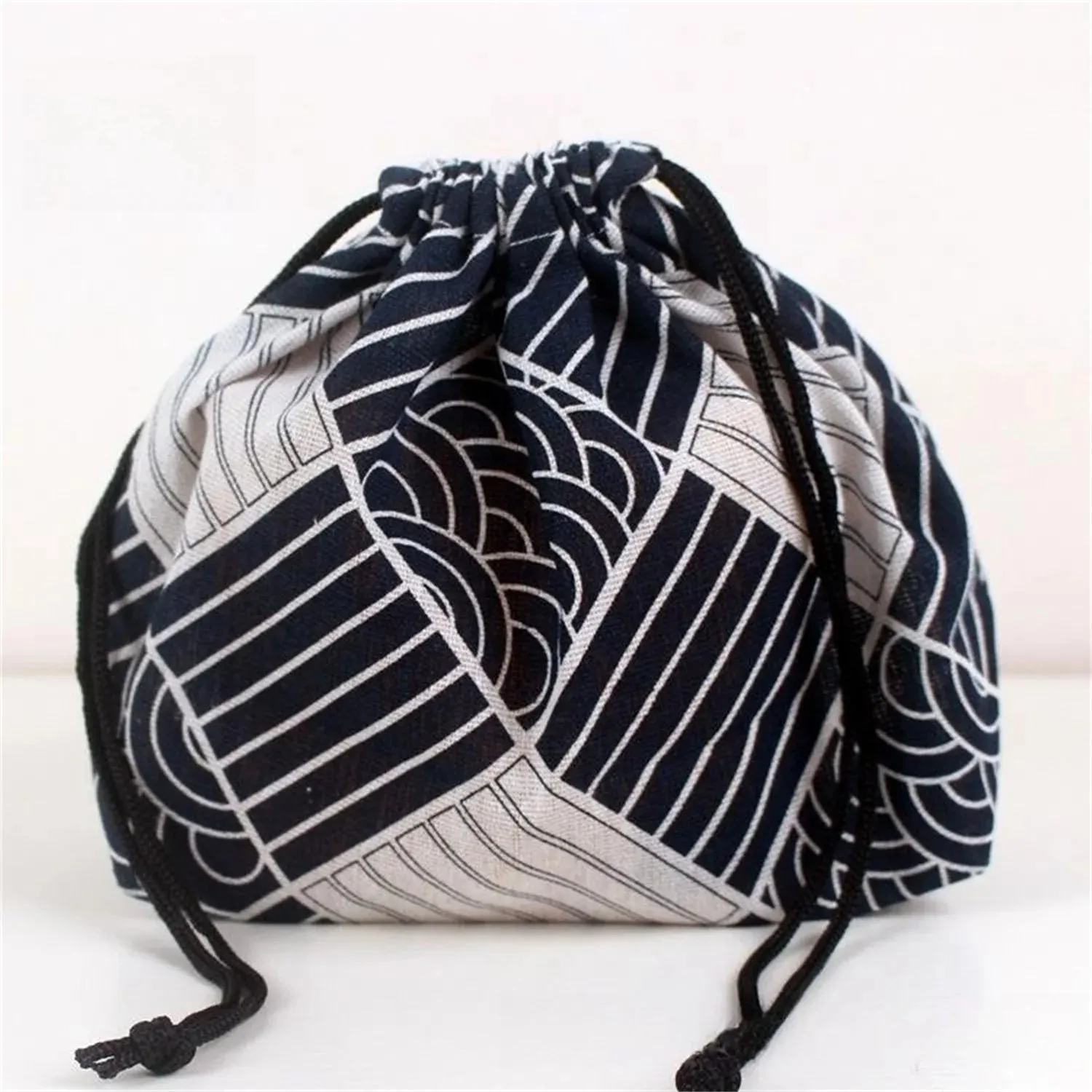 Japanese Style Drawstring Lunch Box Storage Bag – Portable and Fashionable Tote