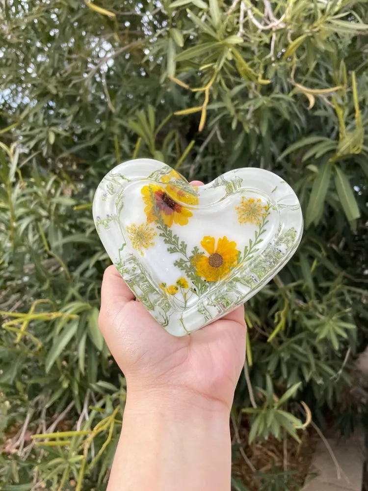 Kissed by Yellow ♡ Ashtray ♡