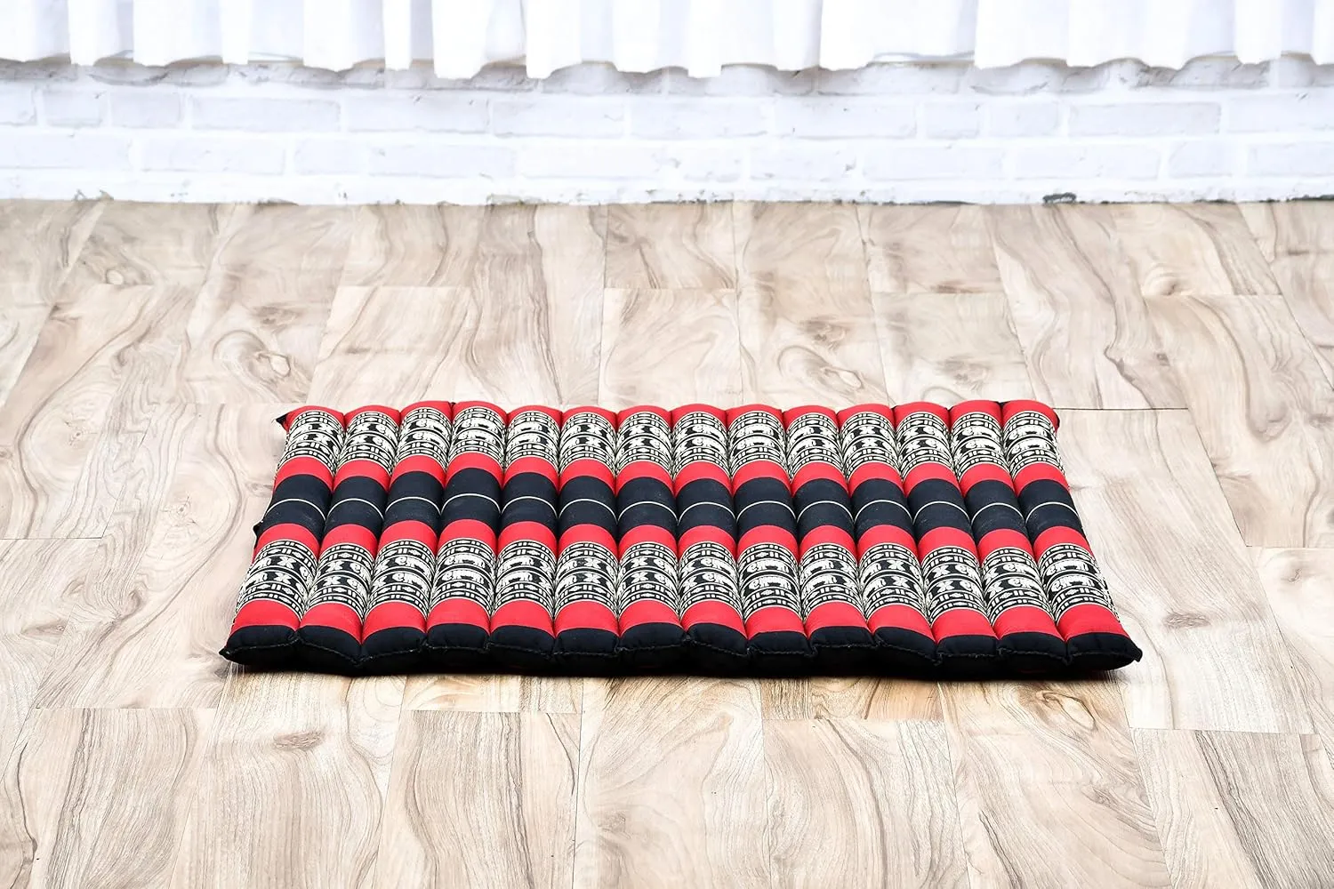 Leewadee Zabuton Seating Cushion – Square Floor Seat for Meditation Exercises, Light Yoga Mat Filled with Kapok