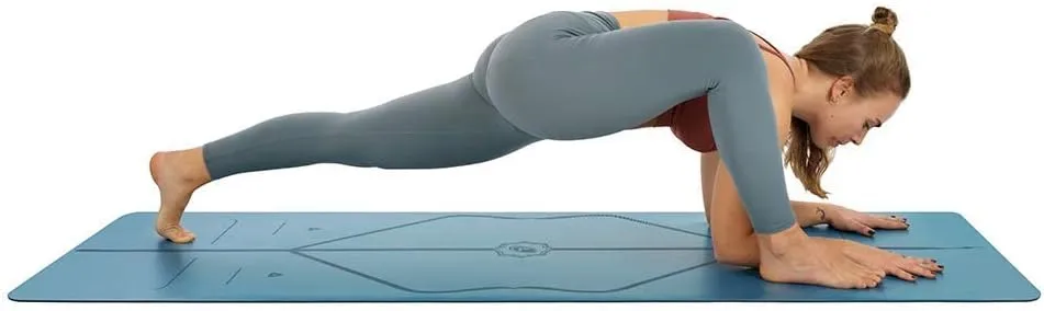 Liforme Original Yoga Mat – Free Yoga Bag Included - Patented Alignment System, Warrior-like Grip, Non-slip, Eco-friendly, sweat-resistant, long, wide, 4.2mm thick mat for comfort