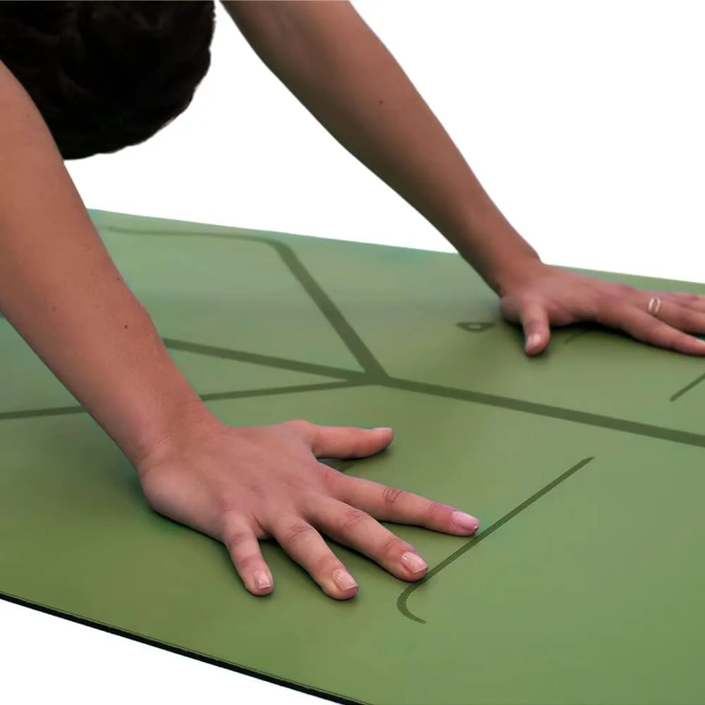 Liforme Travel Yoga mat – Patented Alignment System, Warrior-Like Grip, Non-Slip, Eco-Friendly, Ultra-Lightweight and Sweat Resistant, Made with Natural Rubber