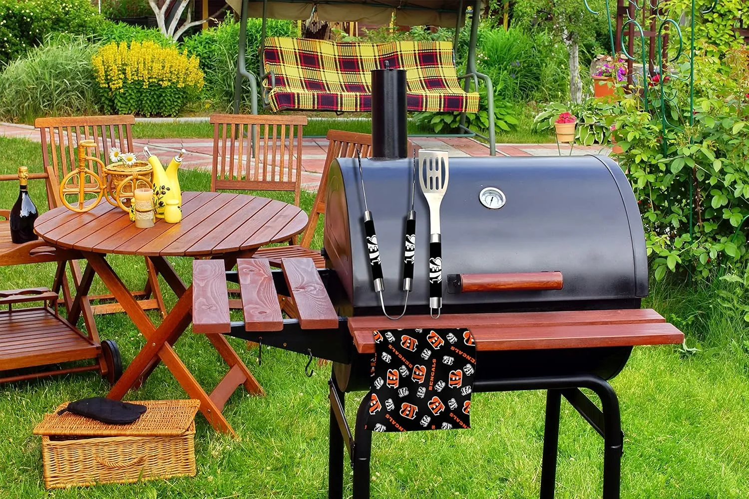 NORTHWEST NFL 3 Piece Team Color and Logo BBQ Grill Set: Spatula, Tongs, and Towel