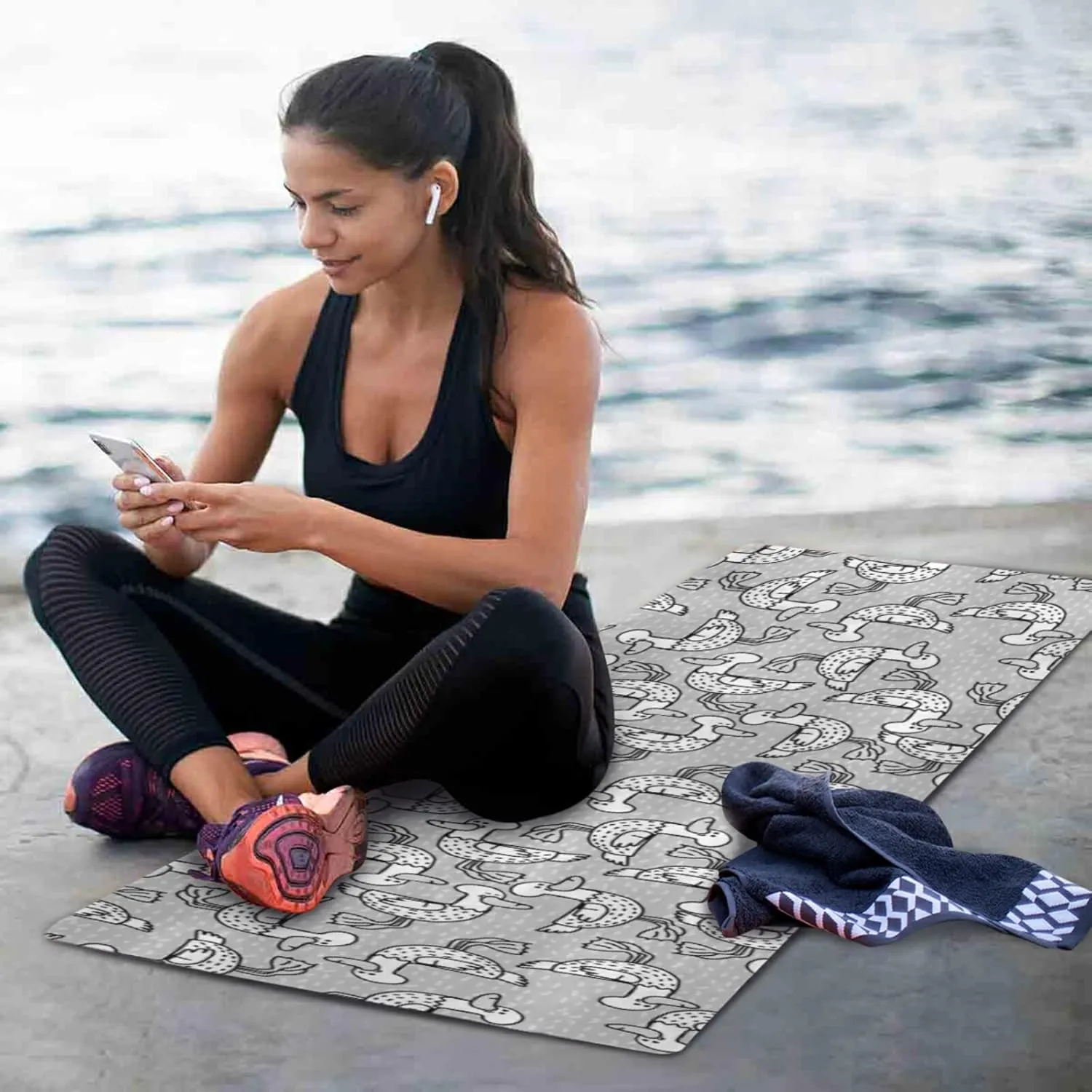 Poeticcity 1 mm Thick Non-Slip Rubber Yoga Mat, Durable Folding Workout Mat, Fitness Safe Mat with Bag for Pilates and Floor Exercises