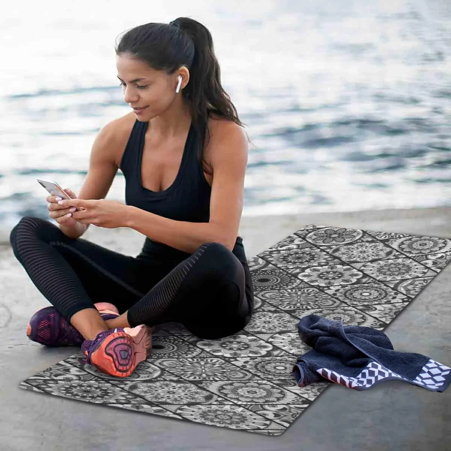 Poeticcity 1 mm Thick Non-Slip Rubber Yoga Mat, Durable Folding Workout Mat, Fitness Safe Mat with Bag for Pilates and Floor Exercises