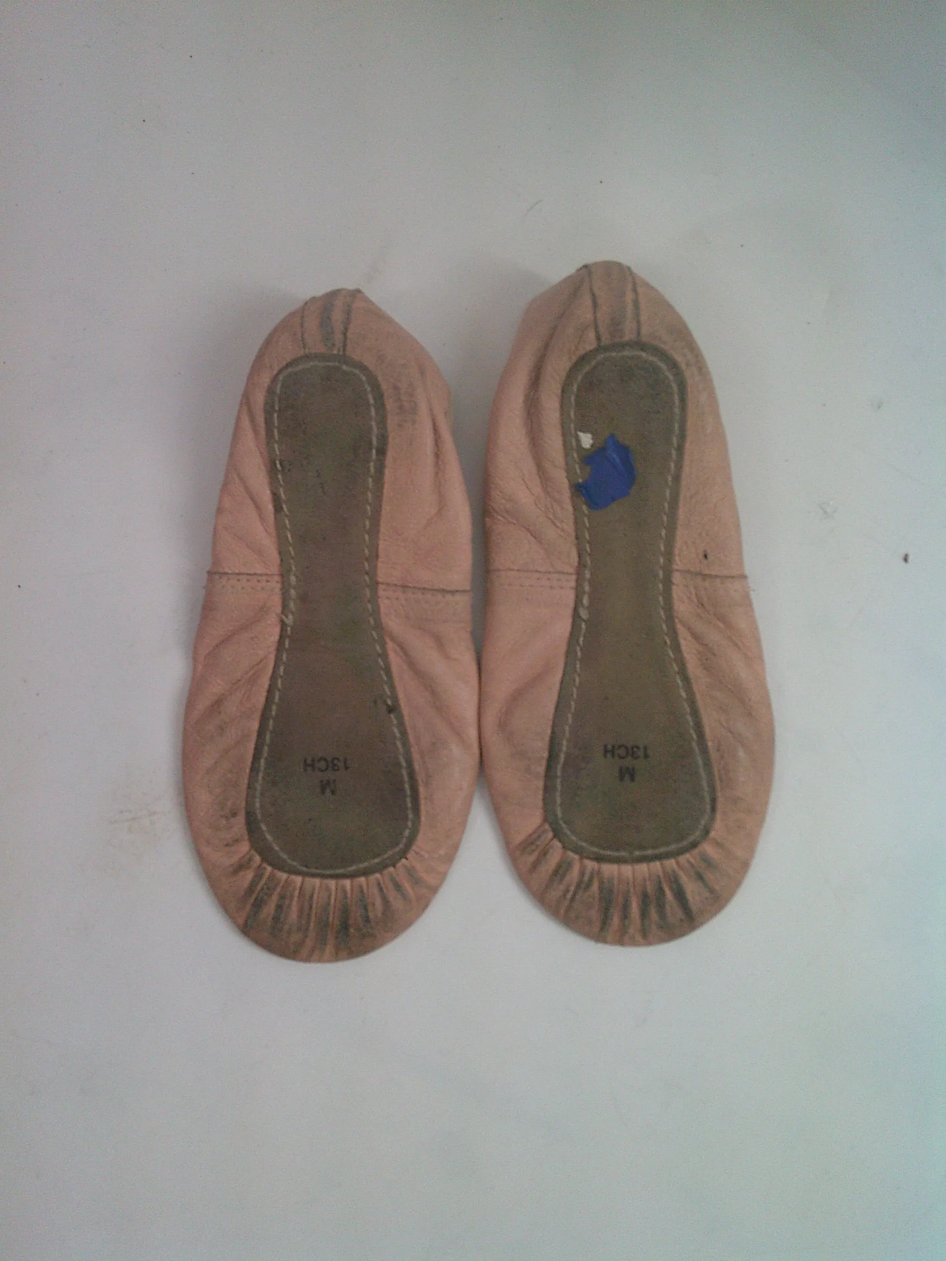Pre-Owned Ballet Shoes DanzNMotion Little Kid 13M  Leather Single Strap Full Sole