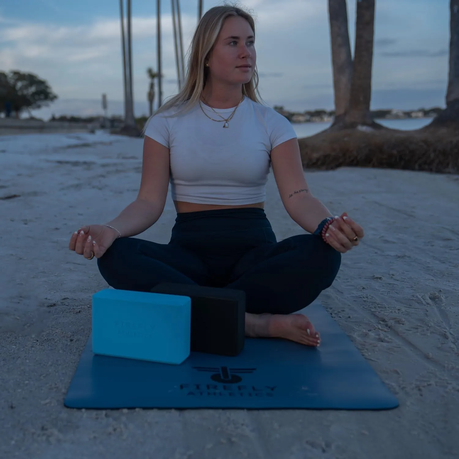Premium Yoga Mat - 5mm Thick, Extra Wide & Long, Non-Slip Natural Rubber Base & PU Top, Anti-Tear, Ideal for Yoga, Pilates, and Fitness.
